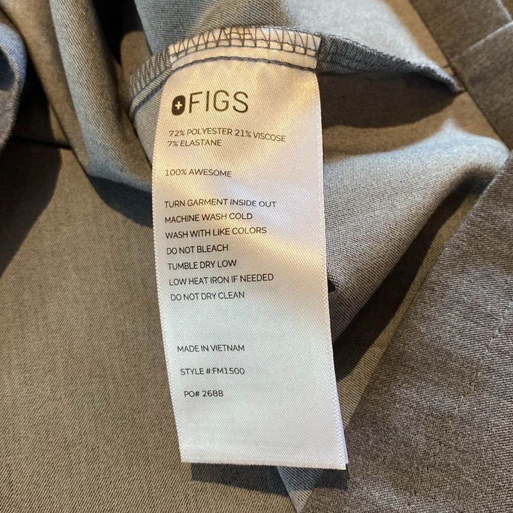 FIGS Technical Collection Cairo Scrub Pants & Chisec 3 Pocket V Top Graphite XXL